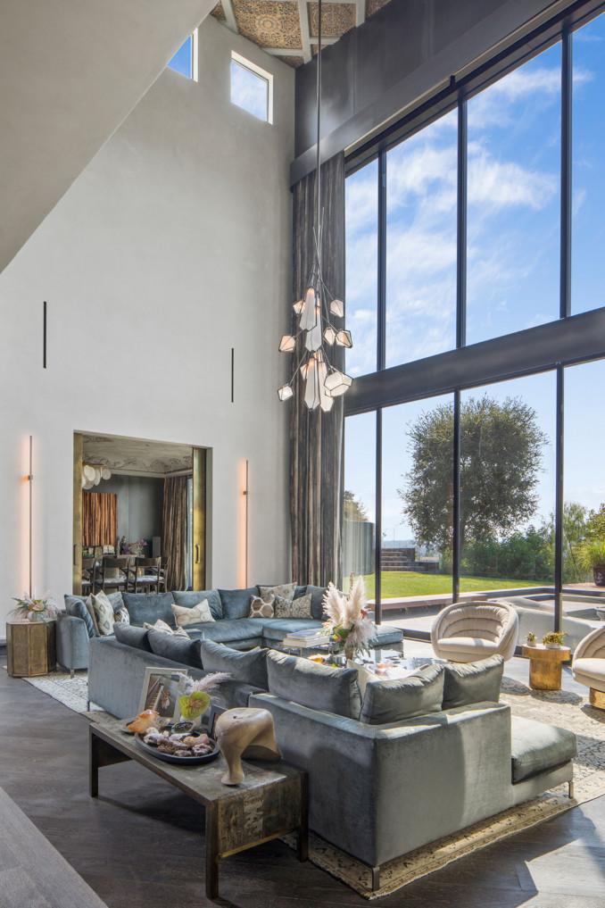 Įspūdinga Johno Legendo ir jo žmonos Chrissy Teigen vila Beverli Hilse už beveik 17 mln. dolerių