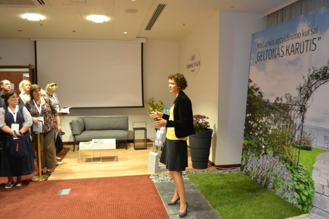 Šios konferencijos organizatorė ir įkvėpėja – Lina Liubertaitė, modernių želdinimo kursų „Geltonas karutis“ vadovė.
